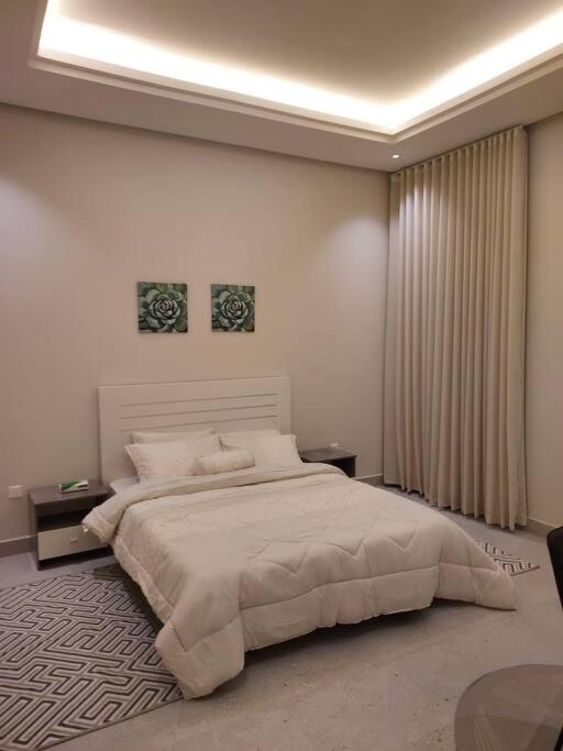 فاخرة بمرافق فندقية 5 نجوم - مسبح - جيم Luxury With 5 Star Facilities Apartment *